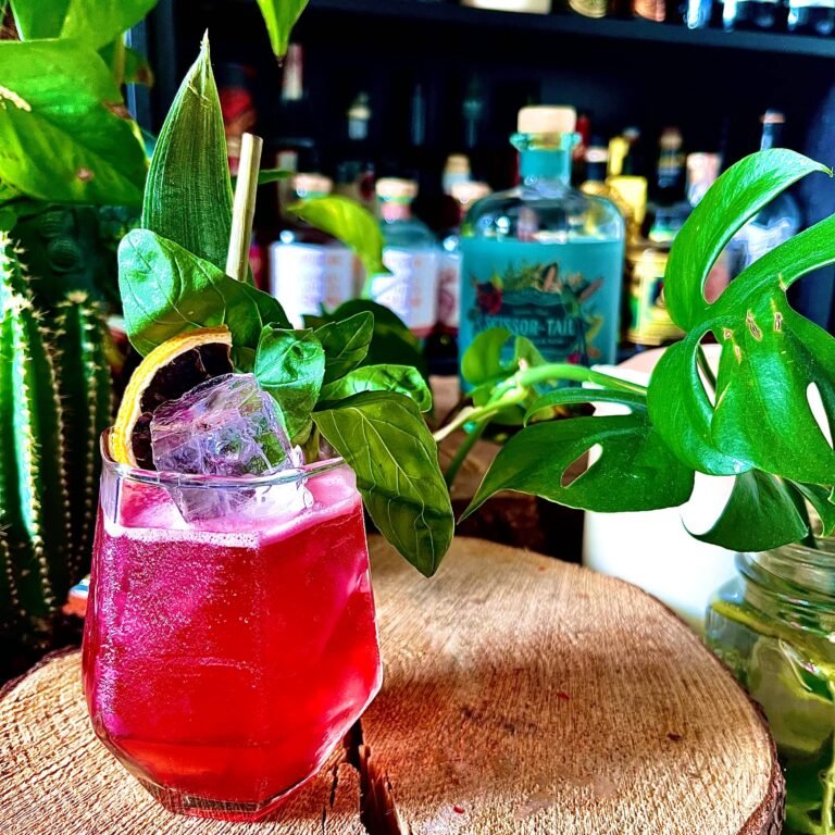 Split Base Cranberry Mai Tai Rum Cocktail